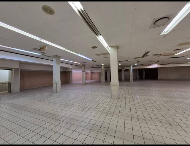 2,222M² RETAIL TO LET IN CRAIGHALL PARK